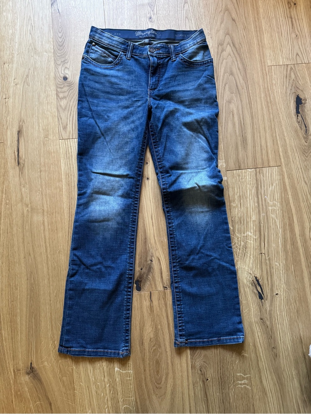 Wrangler Women's Straight Leg Jeans in Dark Blue Denim